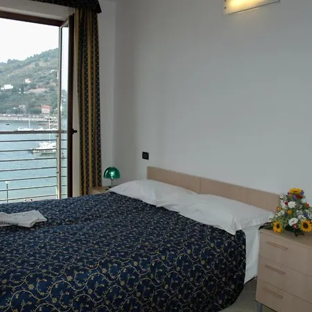 Hotel Residence Le Terrazze Porto Venere Room photo